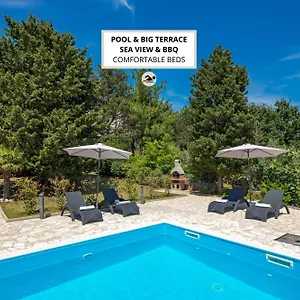 Pinia With A Pool Jadranovo